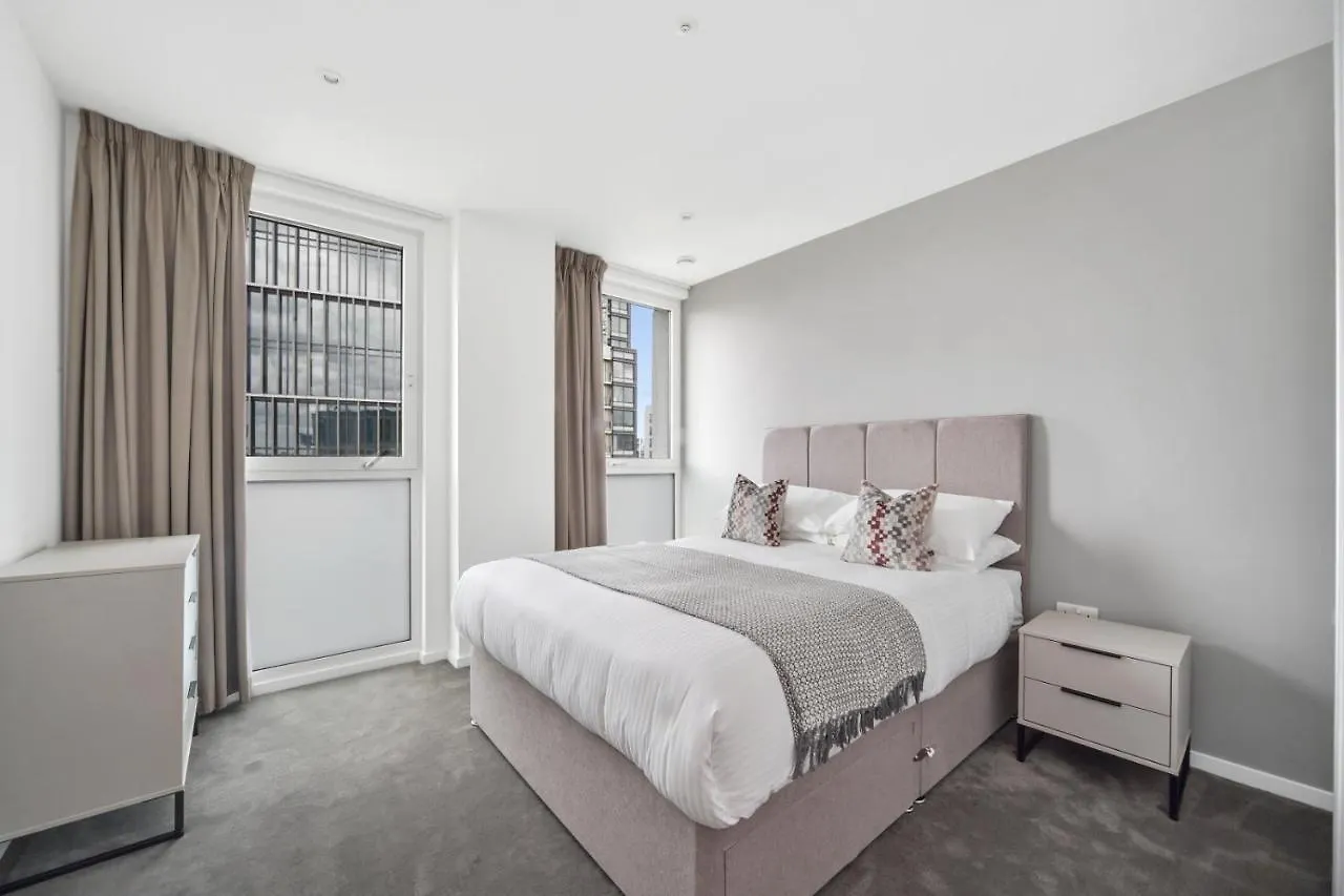 Westfields Best 2 Bedroom Apartment Λονδίνο